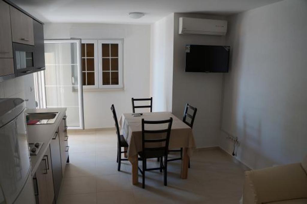 Baška Voda Apartments Karlo الغرفة الصورة