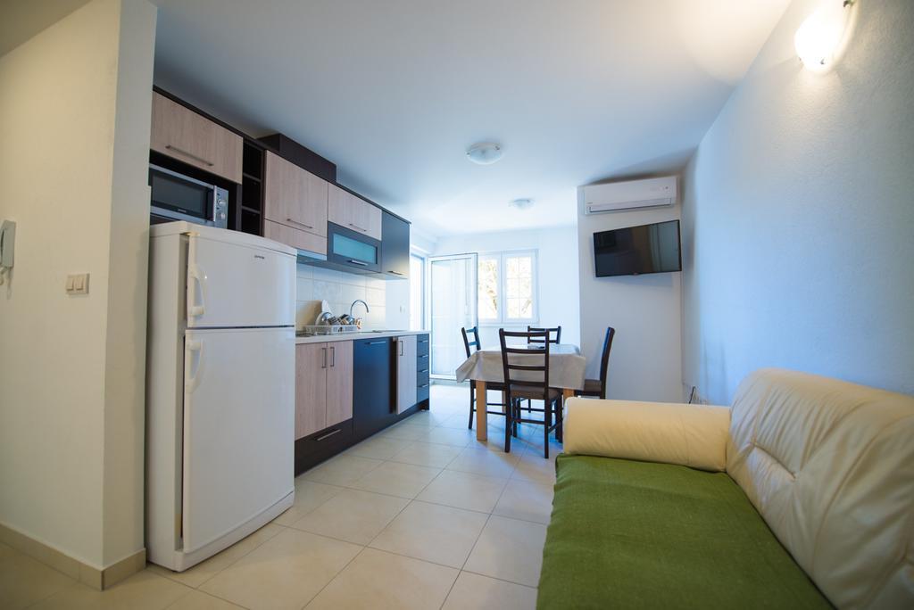 Baška Voda Apartments Karlo الغرفة الصورة